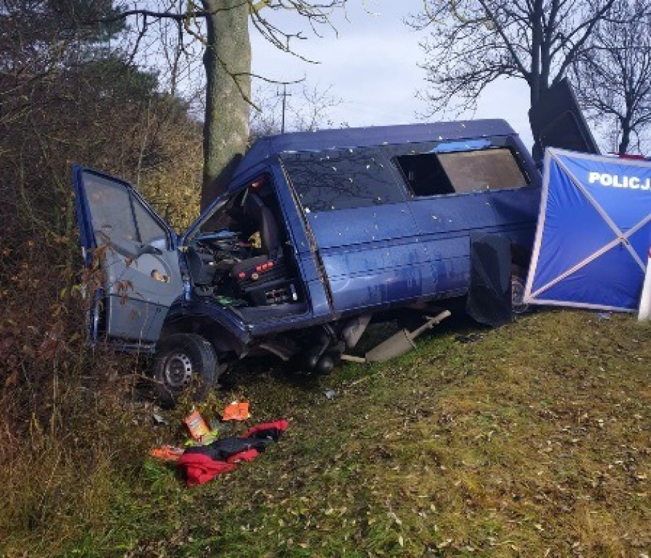 Wypadek busa w Chańczy. Dwie osoby nie żyją