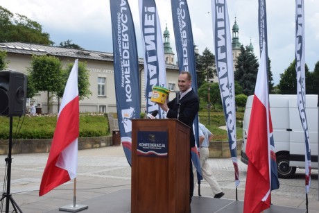 Mentzen i Berkowicz podsumowali kampanię wyborczą w Kielcach