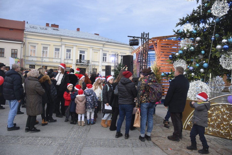 [FOTO] Jarmark Bożonarodzeniowy rozpoczęty!