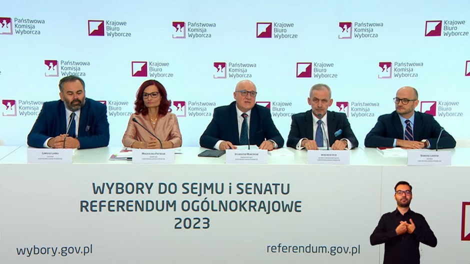 Państwowa Komisja Wyborcza: Igrzyska demokracji przebiegają spokojnie