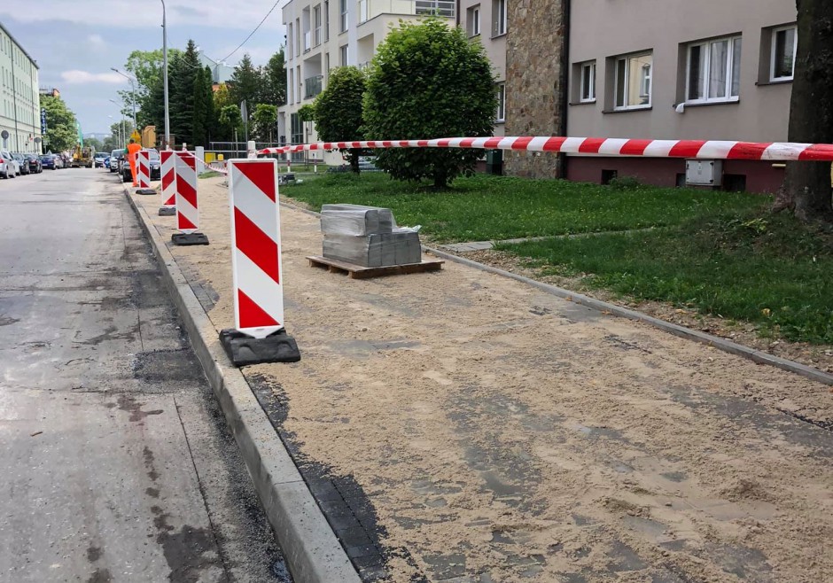 Przebudowy chodników przy Husarskiej i Śniadeckich na finiszu
