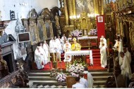 Odpust parafialny w Skalbmierzu. Biskup Jan Piotrowski poświęcił organy i obraz