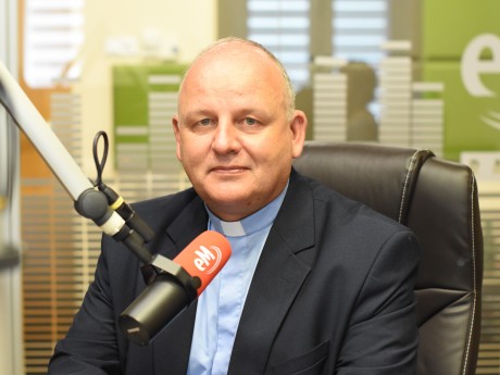 Ks. Krzysztof Banasik: Ponownie startuje „Wakacyjna akcja Caritas”