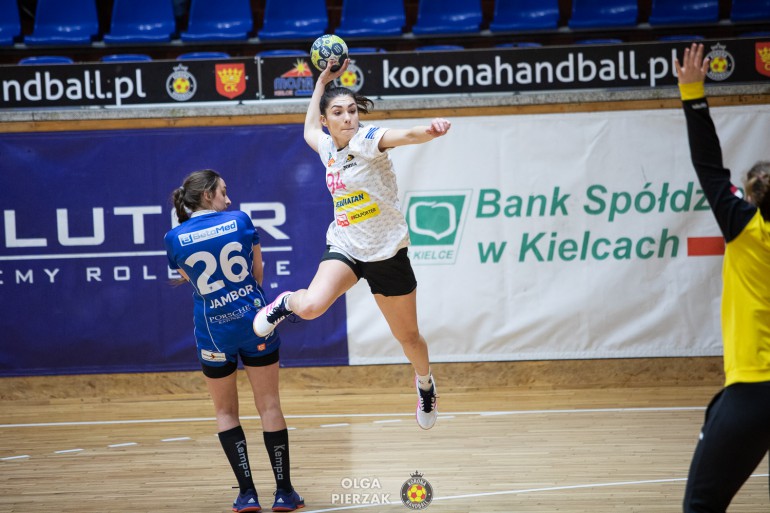 Korona Handball nadrabia zaległości. Kielczanki grają na gorącym terenie w Gnieźnie