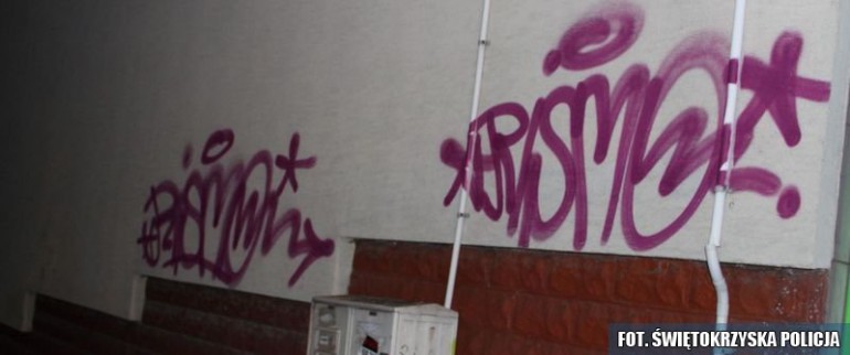 Wandal zatrzymany – pomalował farbą kilkanaście budynków w Starachowicach