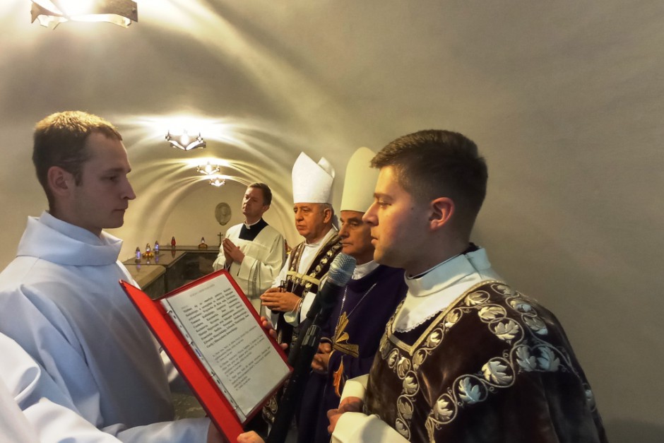 Biskup Jan Piotrowski w Dzień Zaduszny: To Bóg jest sędzią żywych i umarłych