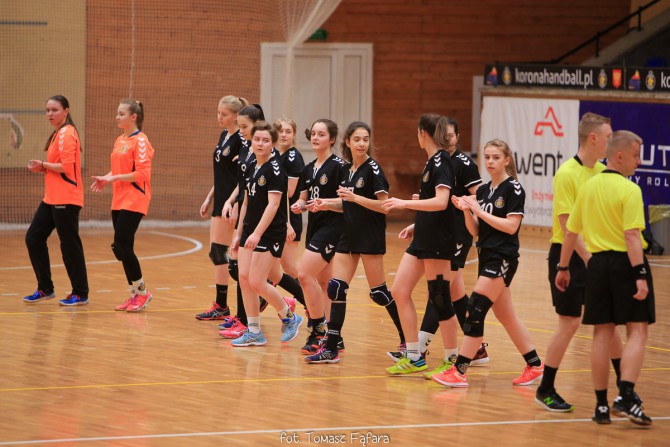 Juniorki Korony Handball awansowały do półfinału, ale straciły ważną zawodniczkę