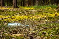 Nasze lasy toną w śmieciach. Rocznie na nadleśnictwo przypada 220 m3 odpadów