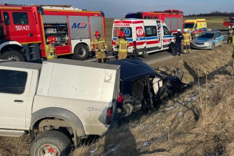 Zderzenie na skrzyżowaniu w Potoku. Na miejscu pracują służby