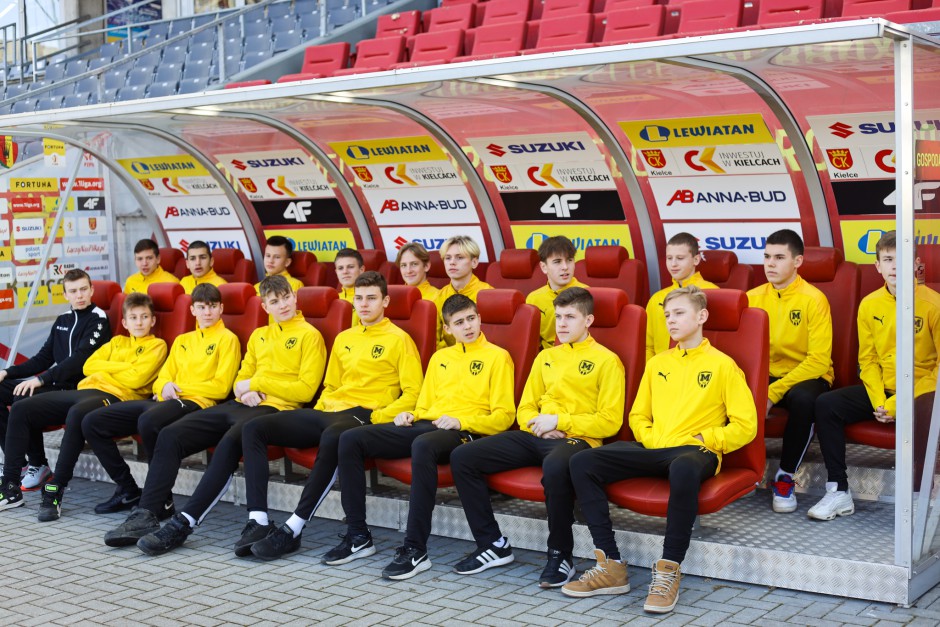 Korona pomaga zawodnikom Pyłypczuka. Były pomocnik „żółto-czerwonych” jest we Lwowie
