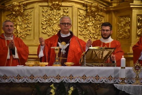 Biskup Jan Piotrowski modlił się za Krajową Administrację Skarbową