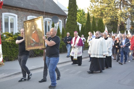 [FOTO] Wprowadzili obraz św. Karola Boromeusza do parafii w Białogonie