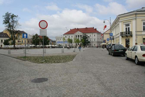 Aktywny znak przyhamuje kierowców?