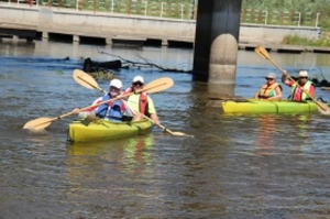 Spływ kajakowy z biskupem