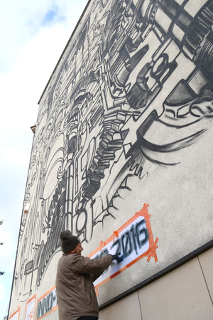 Wielkie malowidło promuje innowacje