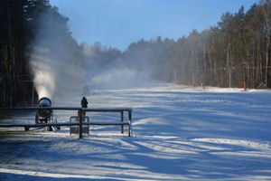 Naśnieżają stoki narciarskie