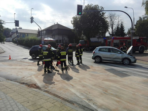 Zderzenie aut na skrzyżowaniu Sołtysiaka Barabasza i Ściegiennego