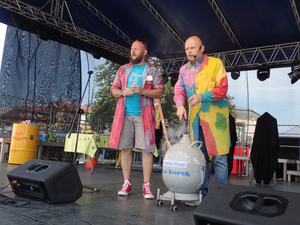 [VIDEO] Eksperymenty chemiczne i zabawy dla dzieci. Piknik ekologiczny na Rynku