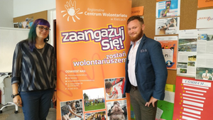 Chcesz pomagać innym? Regionalne Centrum Wolontariatu szuka osób do nowego programu