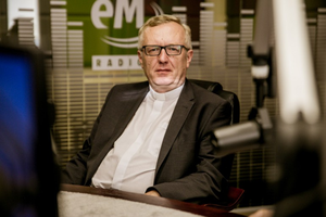 [VIDEO] ks. Dariusz Gącik, wikariusz generalny Diecezji Kieleckiej: 1 listopada szczególnie patrzymy w niebo