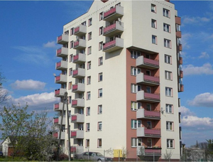 Winda w wieżowcu przy ul. Piekoszowskiej zagraża bezpieczeństwu. Mieszkańcy: Jesteśmy uwięzieni we własnych domach