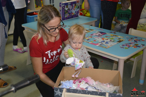 [FOTO] Bogdan Wenta przekazał ekologiczne anioły dzieciom chorym na raka