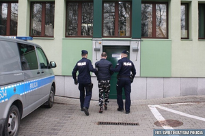 Zatrzymani za serię włamań – okradali salony fryzjerskie, gabinety lekarskie, sklepy spożywcze…