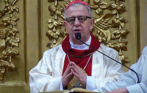 [VIDEO] Biskup Jan Piotrowski podczas Wigilii Paschalnej: Nigdy nie traćmy nadziei