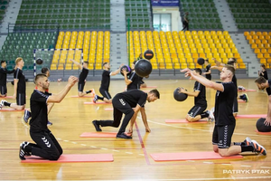 Tłoczno na pierwszym treningu PGE Kielce. 