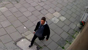 Znasz tego mężczyznę? Uszkodził autobus miejski