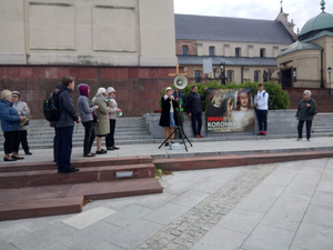 Wierni wyszli na ulice, by modlić się Koronką do Miłosierdzia Bożego