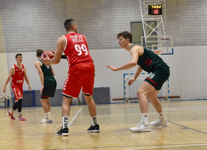 Wyjazdowa porażka koszykarzy AZS UJK