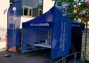 Przed Urzędem Statystycznym stanął specjalny namiot