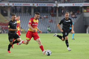 Korona zaczyna od trzech punktów