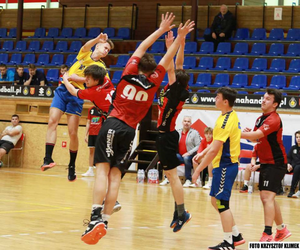 Młodzi szczypiorniści uczcili pamięć Jarosława Tkaczyka