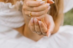 Zaręczyny wiosną! Jaki pierścionek zaręczynowy wybrać?