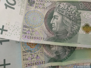 Wpuszczał na rynek fałszywe banknoty. Kłopoty 32-latka