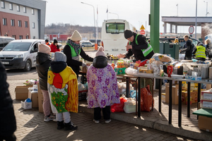 [WYWIAD] Kieleccy harcerze na granicy i w Przemyślu. „Ogromny napływ ludzi nie ustaje