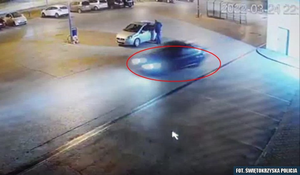 [WIDEO] „Driftował” na parkingu przed sklepem. Między ludźmi i samochodami