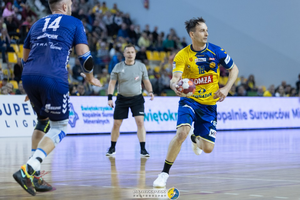 Lider jedzie do outsidera  