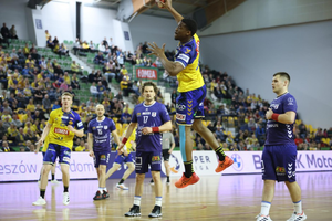 Demolka w Hali Legionów. Pękła pięćdziesiątka