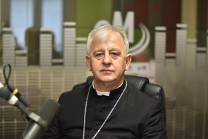 Biskup Kielecki Jan Piotrowski: Jezus Eucharystyczny jest z nami w drodze i towarzyszy naszemu życiu