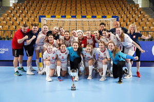 Kadra Tetelewskiego z Pucharem Prezydenta