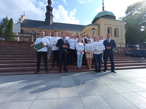 Trzy tysiące podpisów 