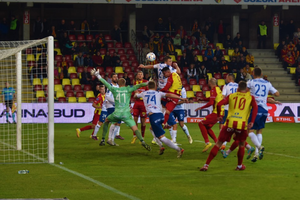 Korona nie spieszy się z wyborem trenera. Najważniejsze wsparcie „Kuziego”