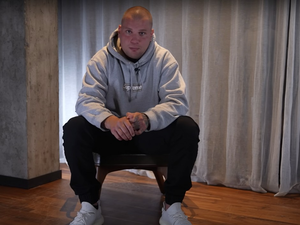 Grozili yotuberowi i żądali pieniędzy. Dwóch podejrzanych w rękach policji