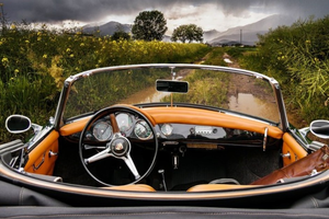 Własnym samochodem na urlop za granicę. O czym trzeba pamiętać?