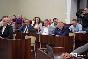 Do dwóch razy sztuka. Rada Miasta jednak przyjęła rezolucję w sprawie szybkich kolei