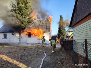 Pożar domu w Pile. W akcji strażacy