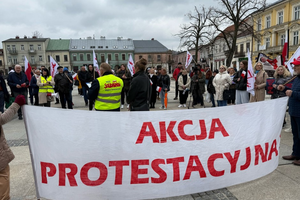 [FOTO + VIDEO] Protestowali przeciwko zwolnieniom w MOPR